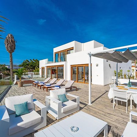 Fabulous Contemporary 5 Bedroom Villa With Private Heated Pool, Sleeps Max 13 칼라오살바헤 외부 사진
