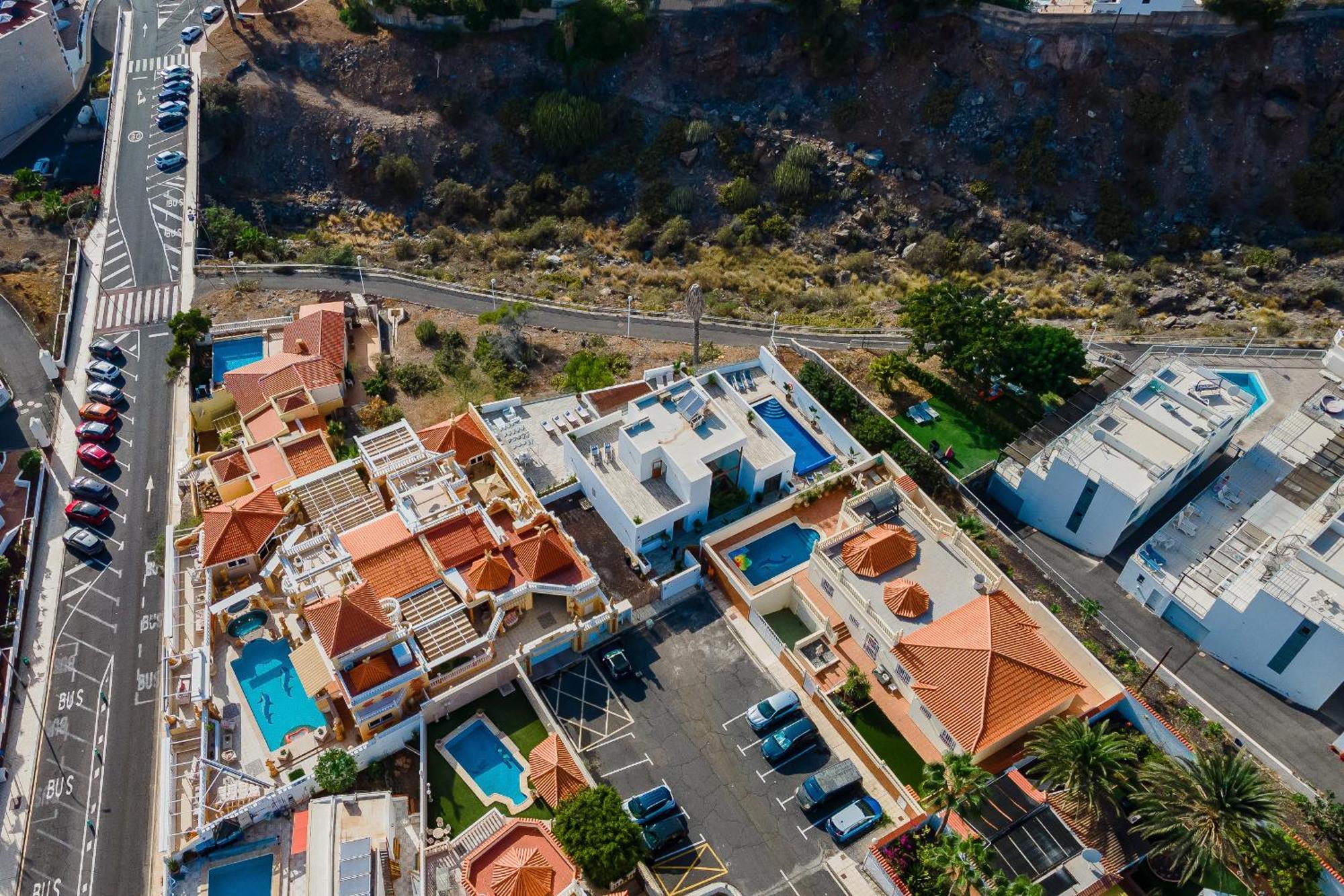 Fabulous Contemporary 5 Bedroom Villa With Private Heated Pool, Sleeps Max 13 칼라오살바헤 외부 사진