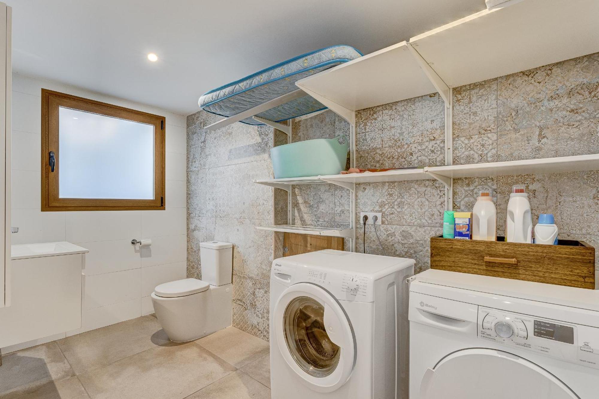 Fabulous Contemporary 5 Bedroom Villa With Private Heated Pool, Sleeps Max 13 칼라오살바헤 외부 사진
