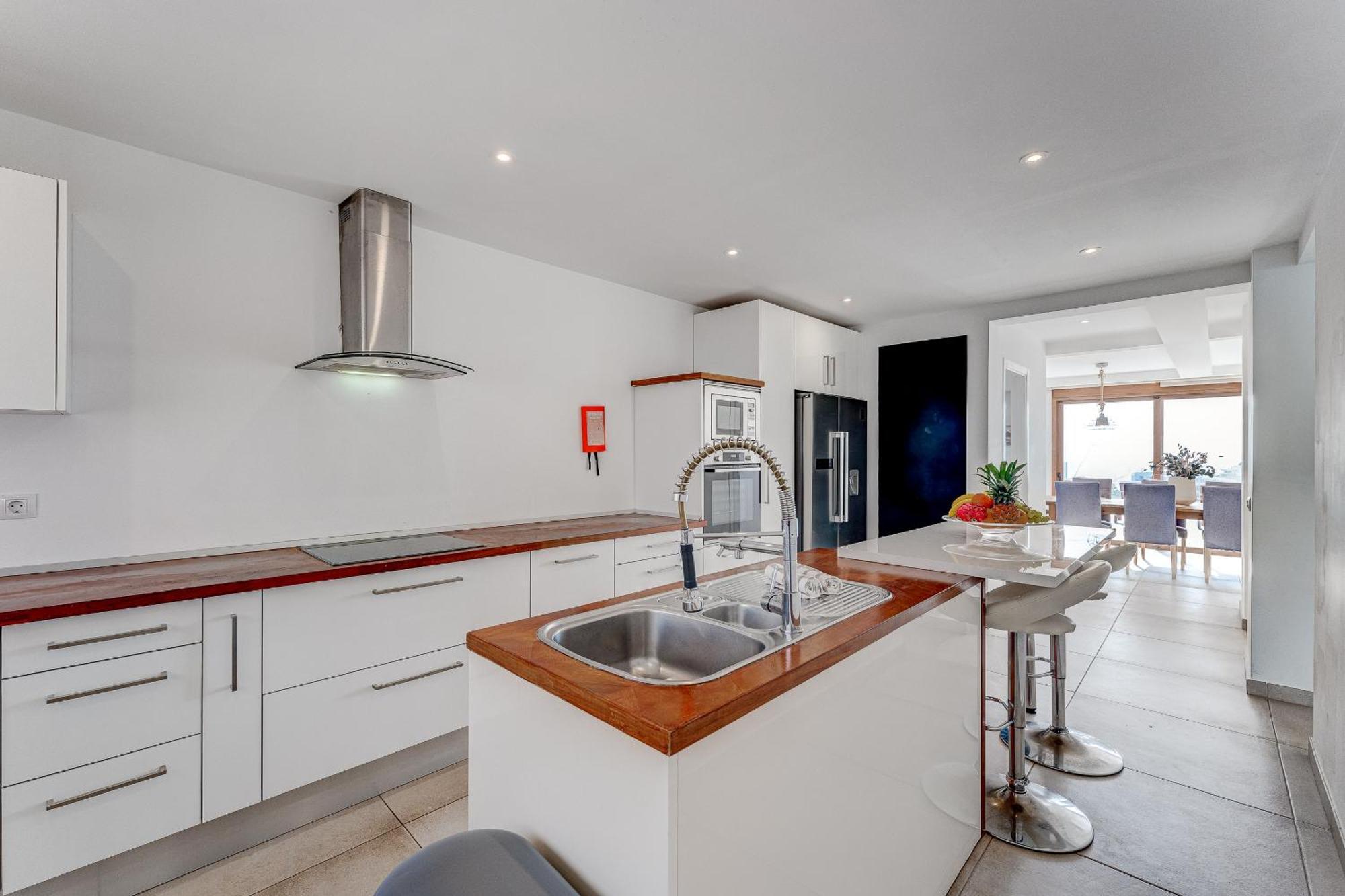 Fabulous Contemporary 5 Bedroom Villa With Private Heated Pool, Sleeps Max 13 칼라오살바헤 외부 사진