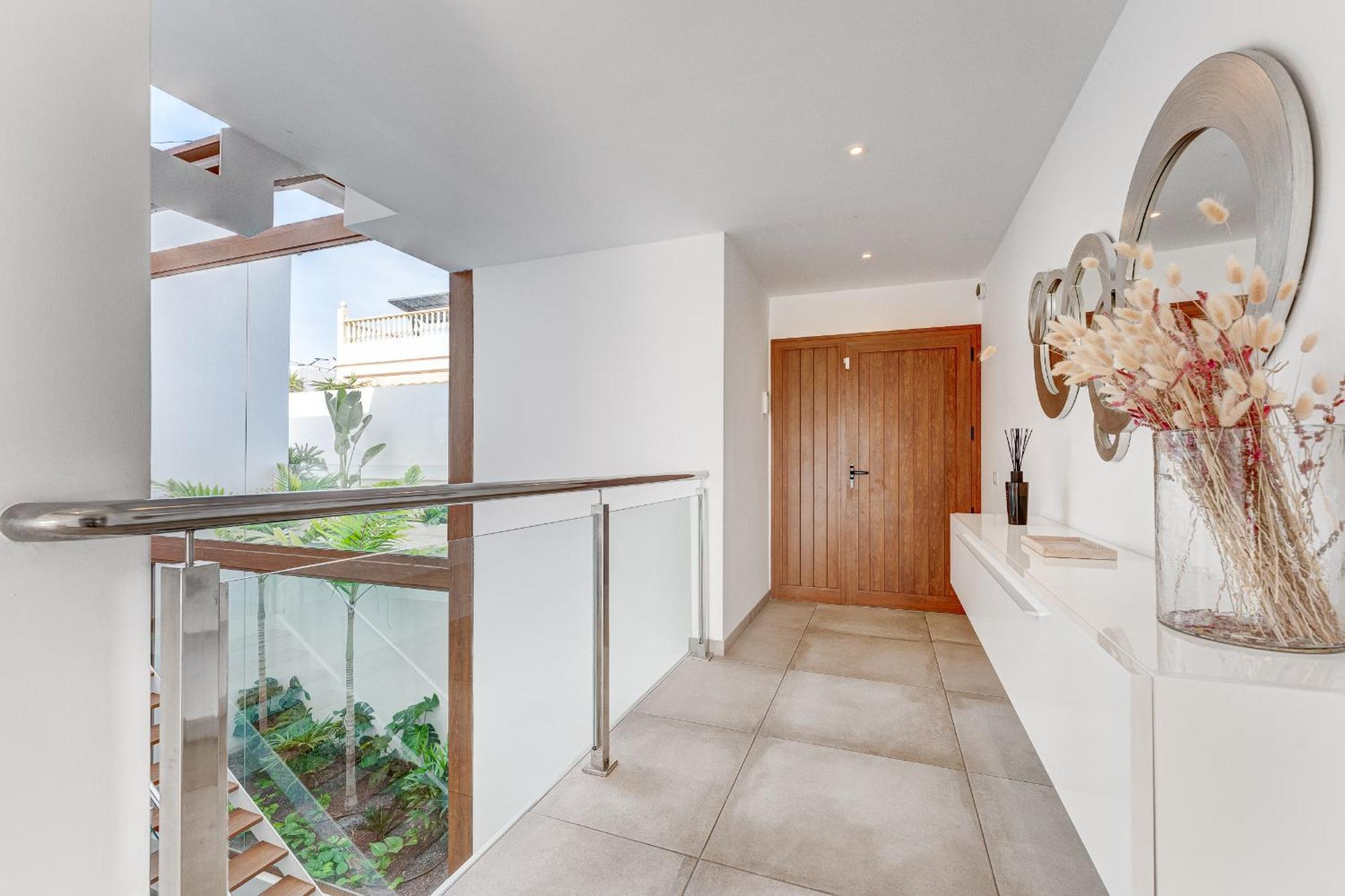 Fabulous Contemporary 5 Bedroom Villa With Private Heated Pool, Sleeps Max 13 칼라오살바헤 외부 사진