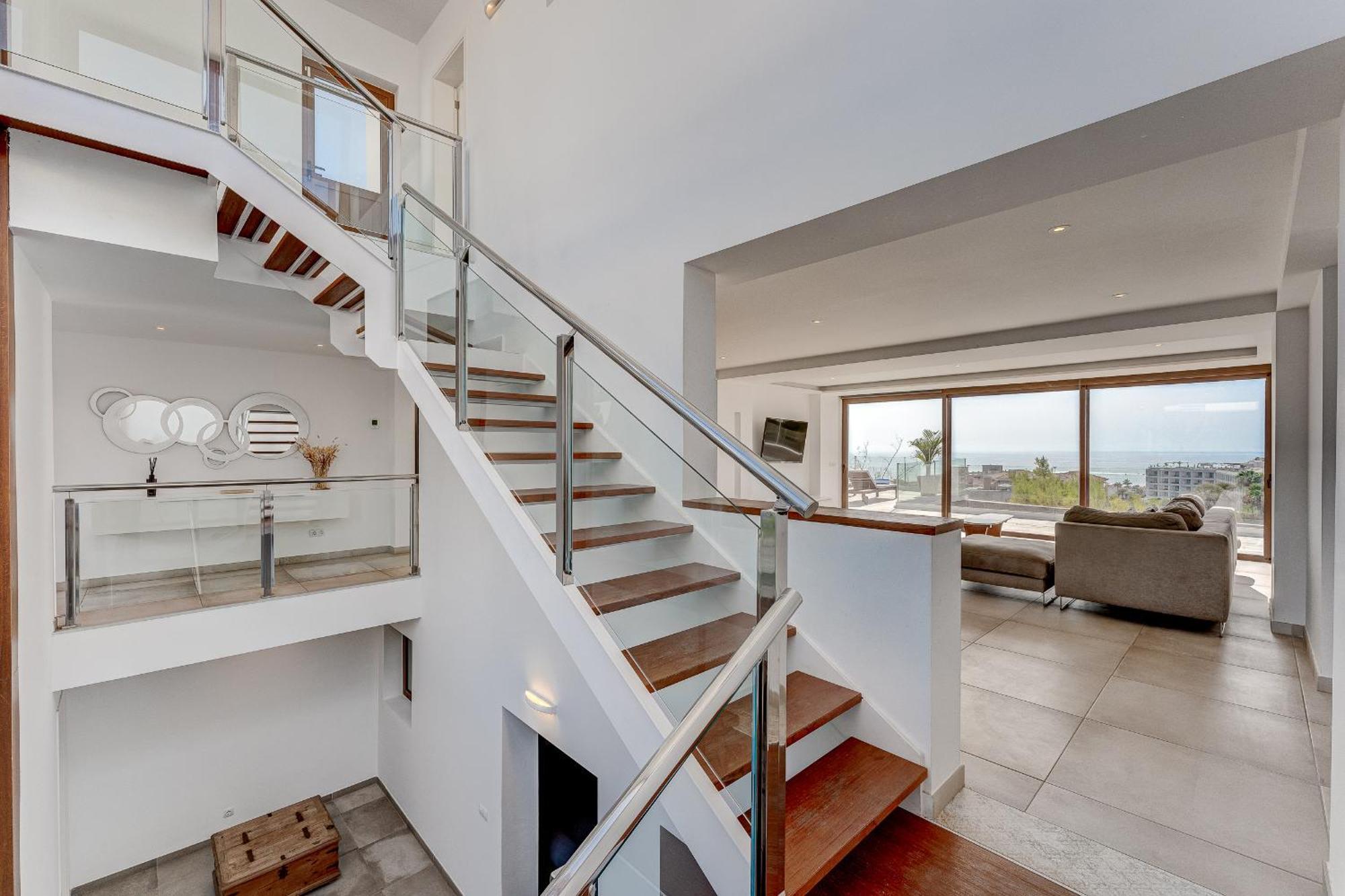Fabulous Contemporary 5 Bedroom Villa With Private Heated Pool, Sleeps Max 13 칼라오살바헤 외부 사진
