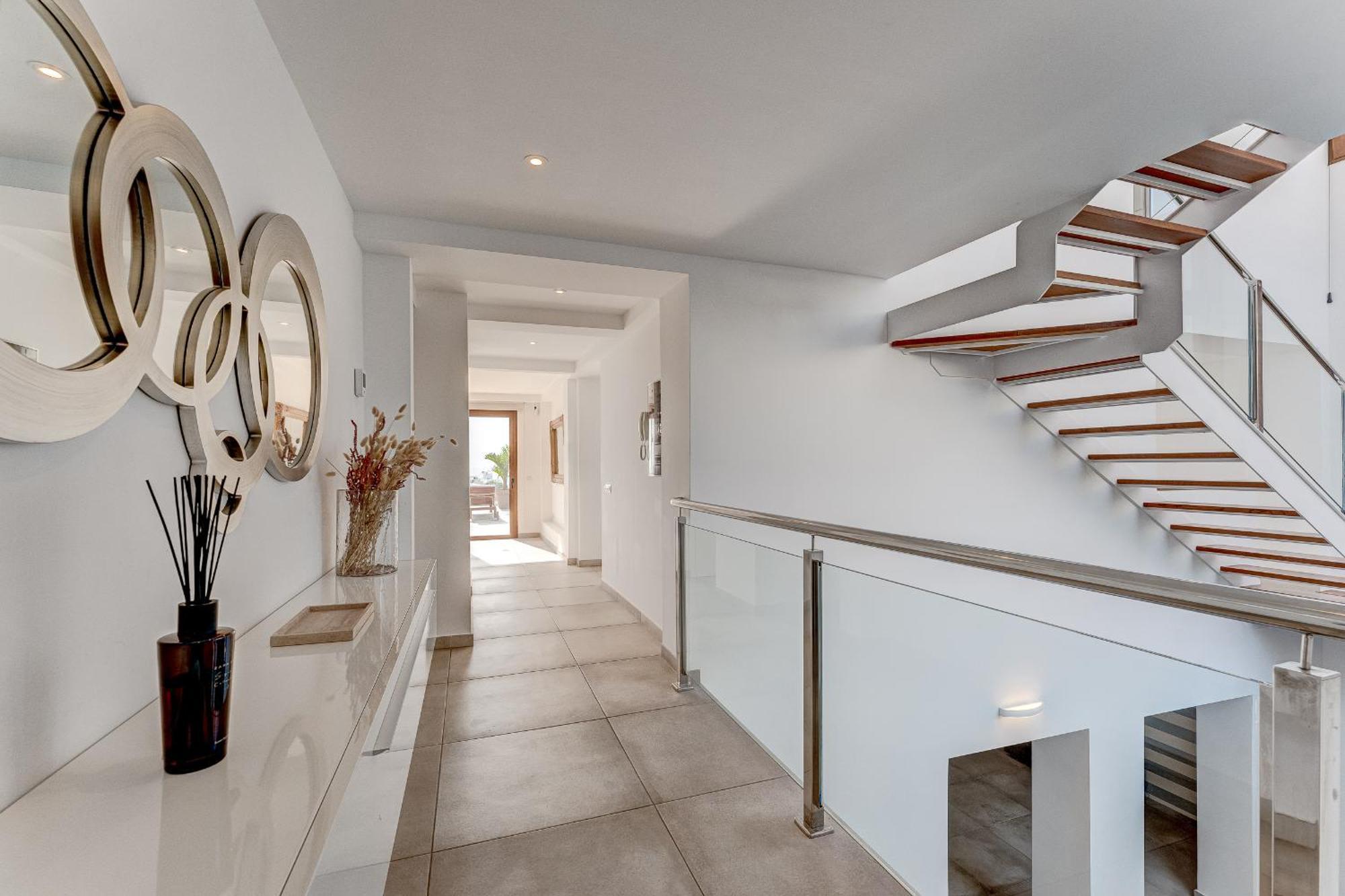 Fabulous Contemporary 5 Bedroom Villa With Private Heated Pool, Sleeps Max 13 칼라오살바헤 외부 사진