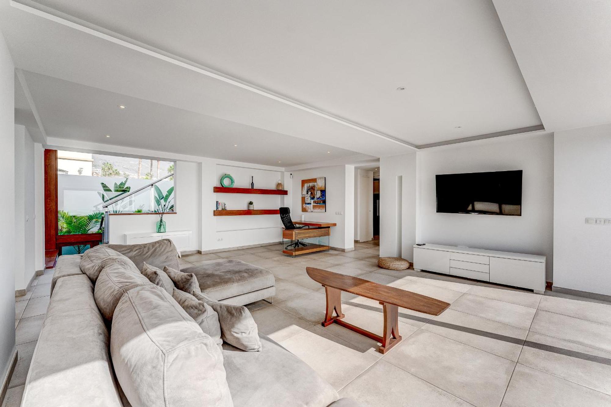 Fabulous Contemporary 5 Bedroom Villa With Private Heated Pool, Sleeps Max 13 칼라오살바헤 외부 사진