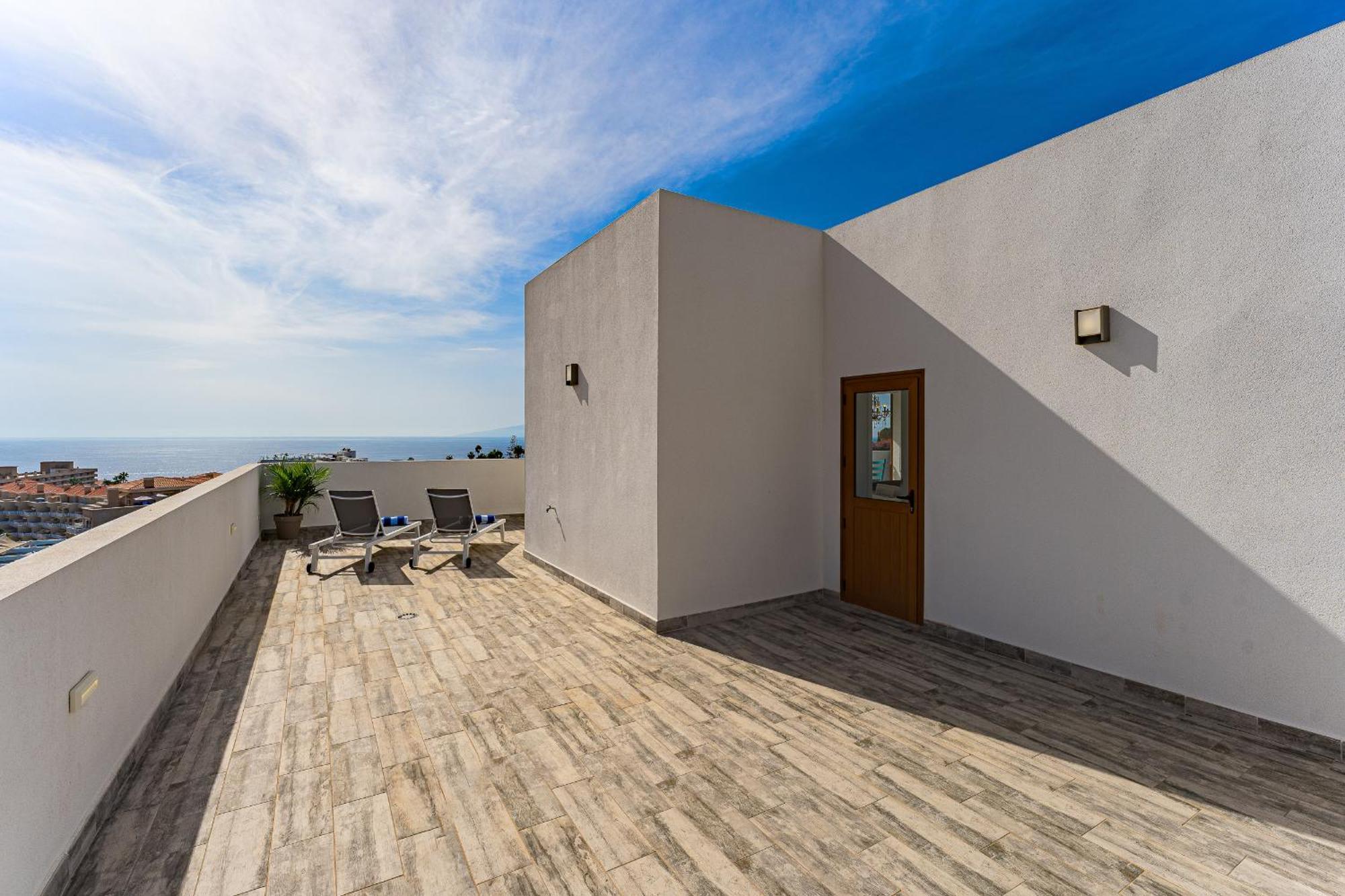 Fabulous Contemporary 5 Bedroom Villa With Private Heated Pool, Sleeps Max 13 칼라오살바헤 외부 사진