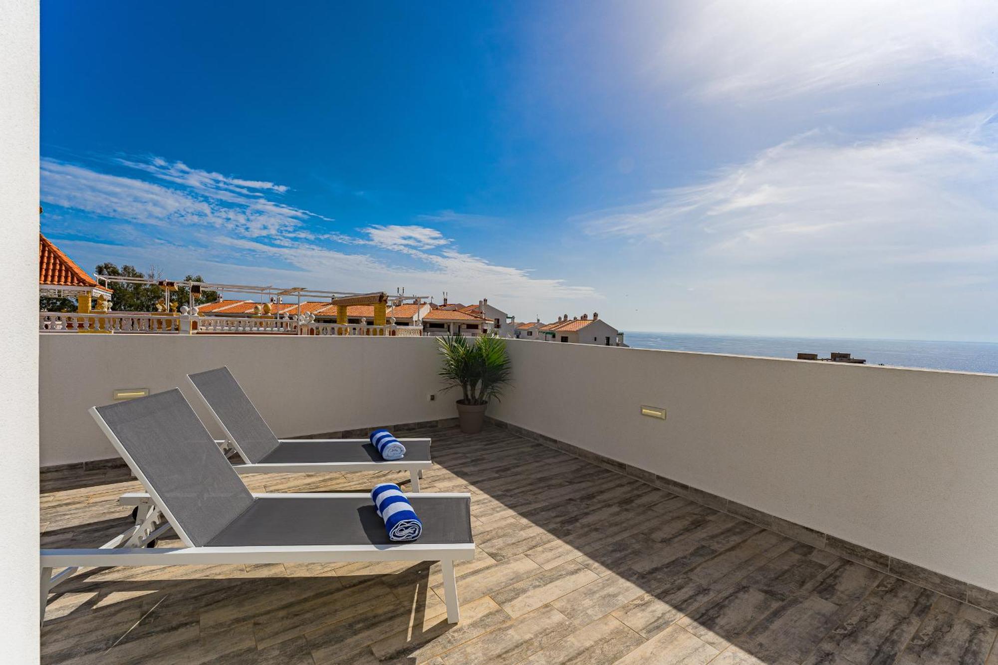 Fabulous Contemporary 5 Bedroom Villa With Private Heated Pool, Sleeps Max 13 칼라오살바헤 외부 사진