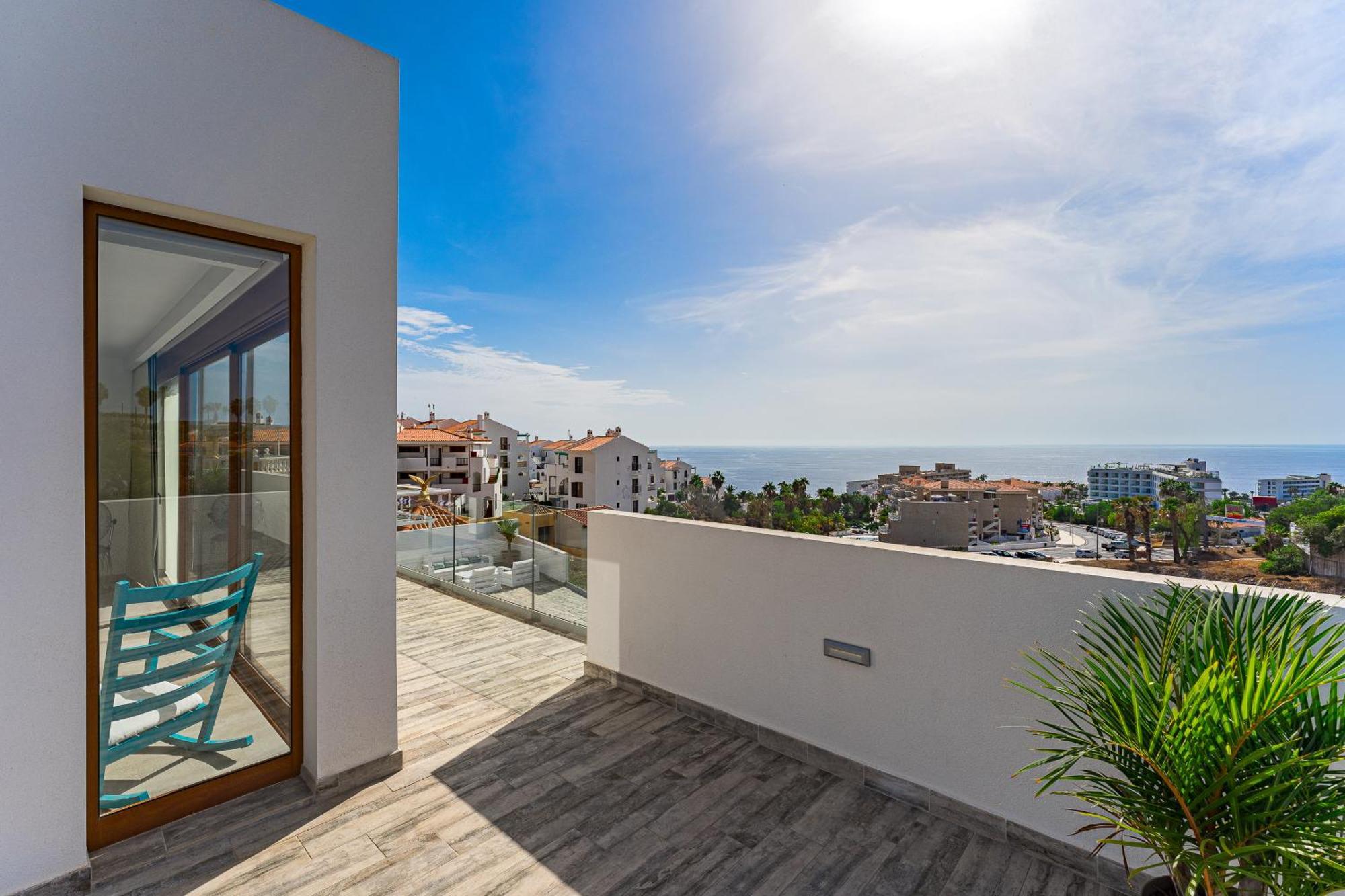 Fabulous Contemporary 5 Bedroom Villa With Private Heated Pool, Sleeps Max 13 칼라오살바헤 외부 사진