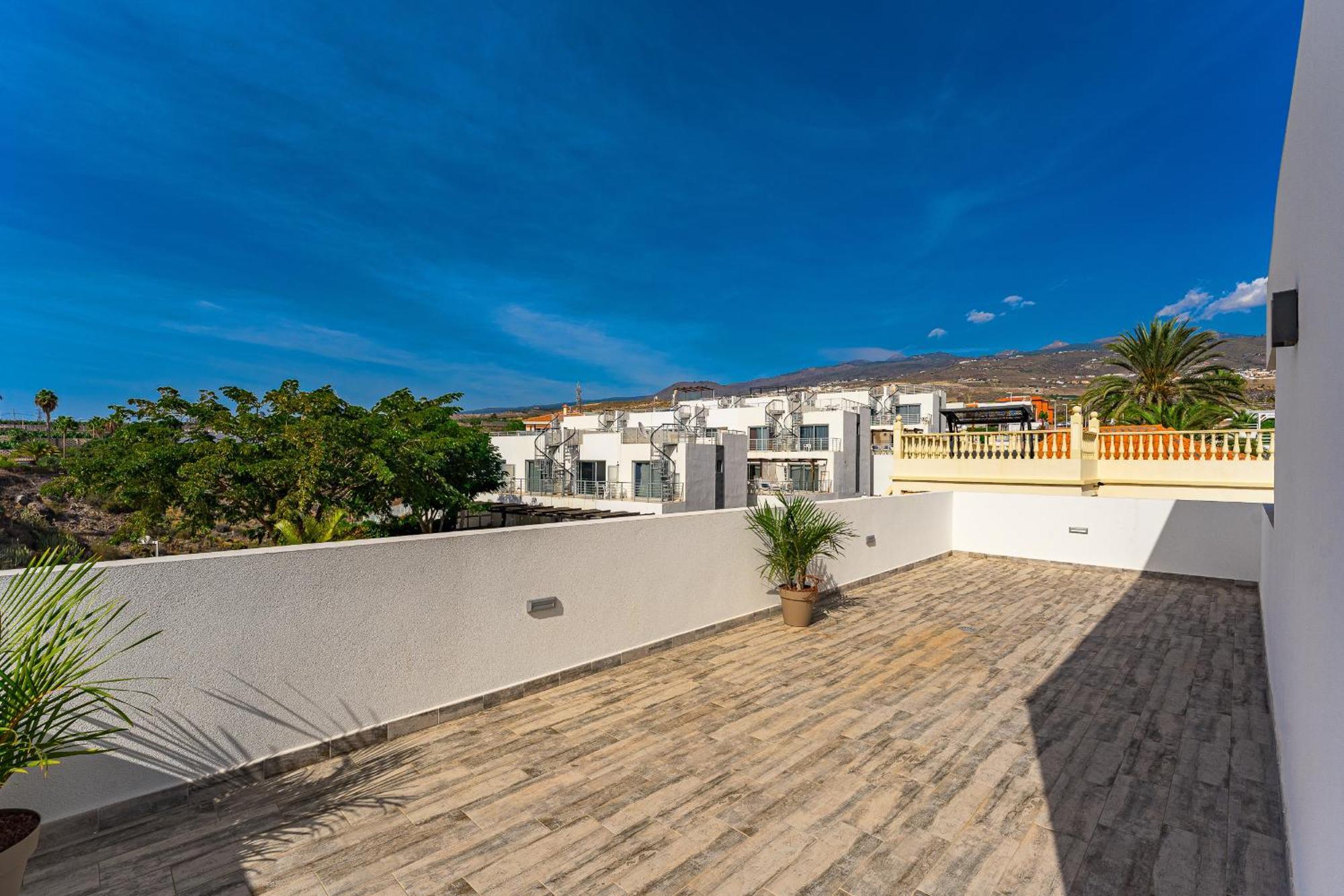 Fabulous Contemporary 5 Bedroom Villa With Private Heated Pool, Sleeps Max 13 칼라오살바헤 외부 사진