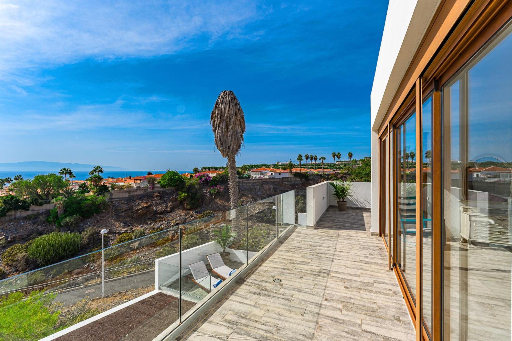 Fabulous Contemporary 5 Bedroom Villa With Private Heated Pool, Sleeps Max 13 칼라오살바헤 외부 사진