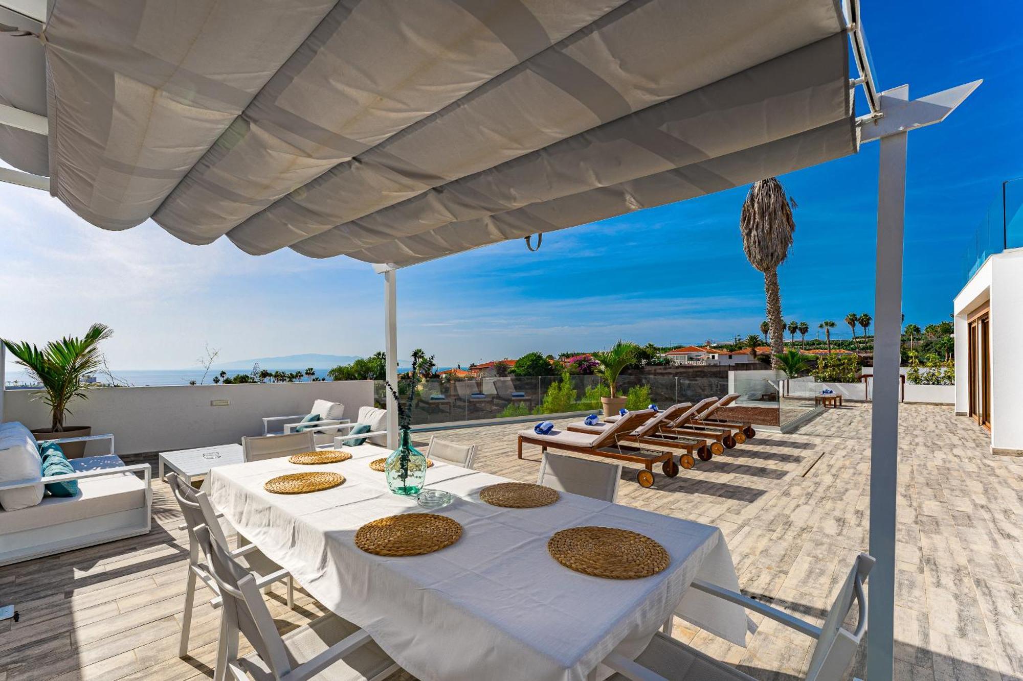 Fabulous Contemporary 5 Bedroom Villa With Private Heated Pool, Sleeps Max 13 칼라오살바헤 외부 사진